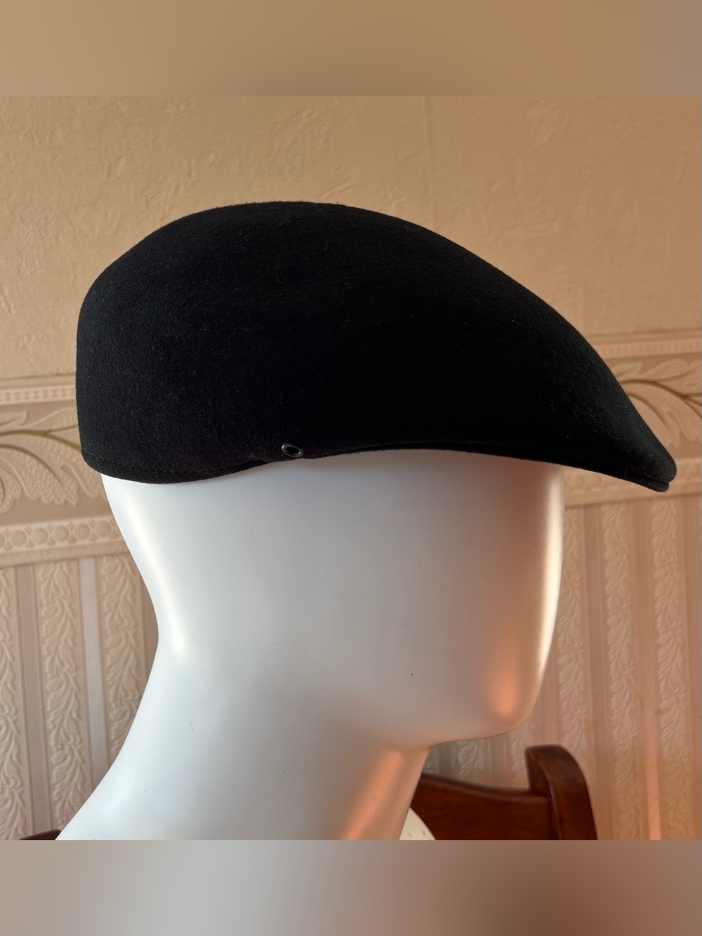 Country Gentleman Classic Black 100% Wool Beret Ascot Hat